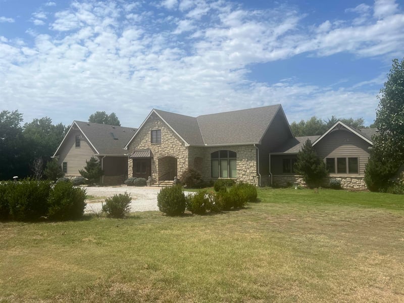 2000 Madison , Arkansas City, KS 67005