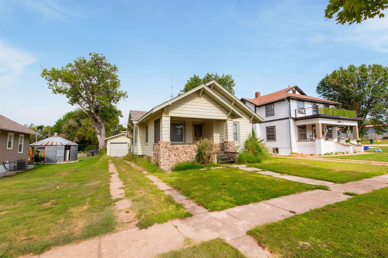 303 S Main St, Medicine Lodge, KS 67104