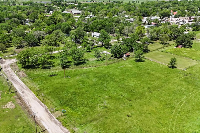 302 S Kansas Ave, Severy, KS 67137