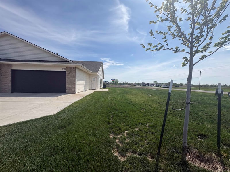 5402-5404 Sandkey Ct, Wichita, KS 67204