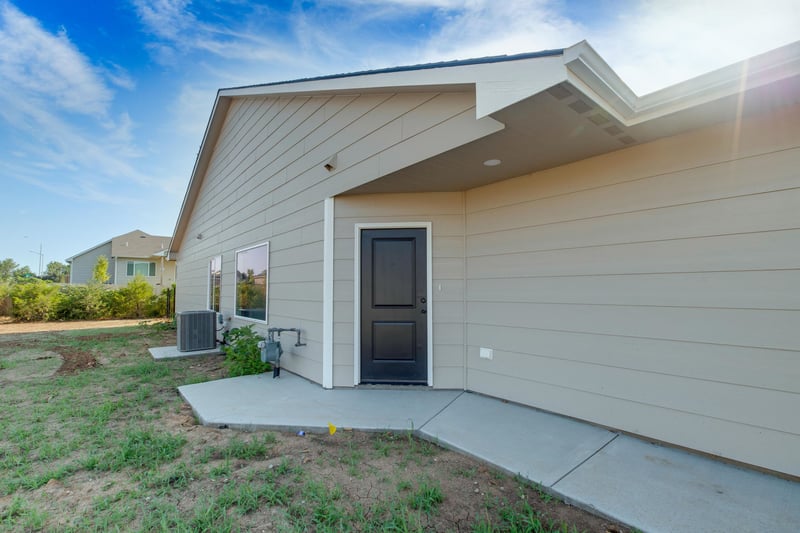 5420-5422 Sandkey Ct, Wichita, KS 67204