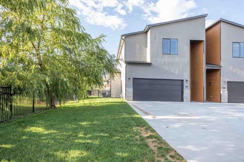 3560 N Tyler Ct #3560 & 3562 N Tyler Ct, Wichita, KS 67205