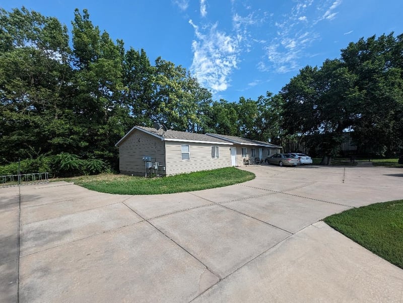 2929 W Elm St, Wichita, KS 67203