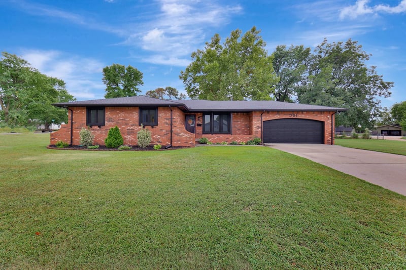 301 Annadale Ave, Kingman, KS 67068
