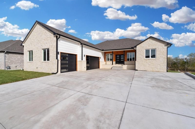 3461 S Sabin Ct, Wichita, KS 67215