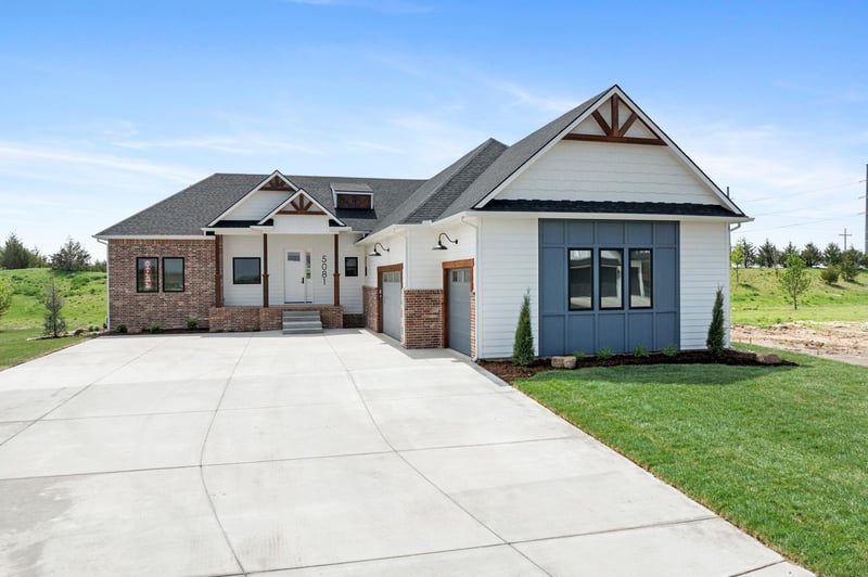 5081 Shoreside Ct, Maize, KS 67101