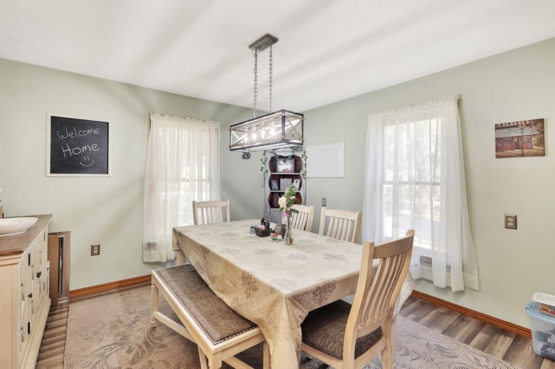 13006 E Pleasant Valley Rd, Haven, KS 67543