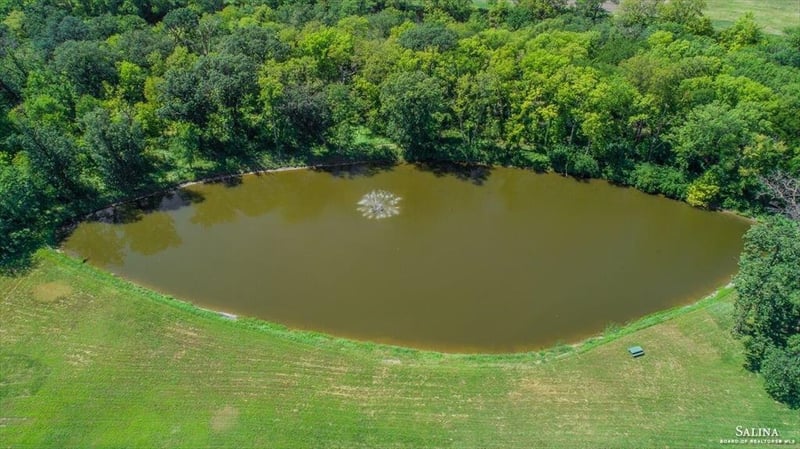 2615 Aberdeen Ln, Salina, KS 67401
