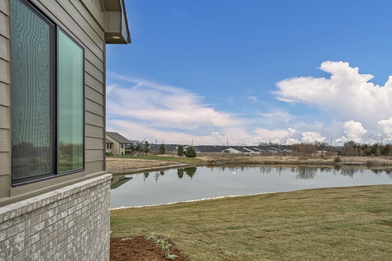 5974 Forbes Ct, Bel Aire, KS 67220