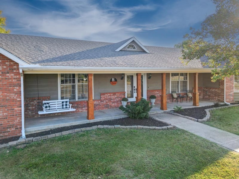 8 Leed Rd, Winfield, KS 67156