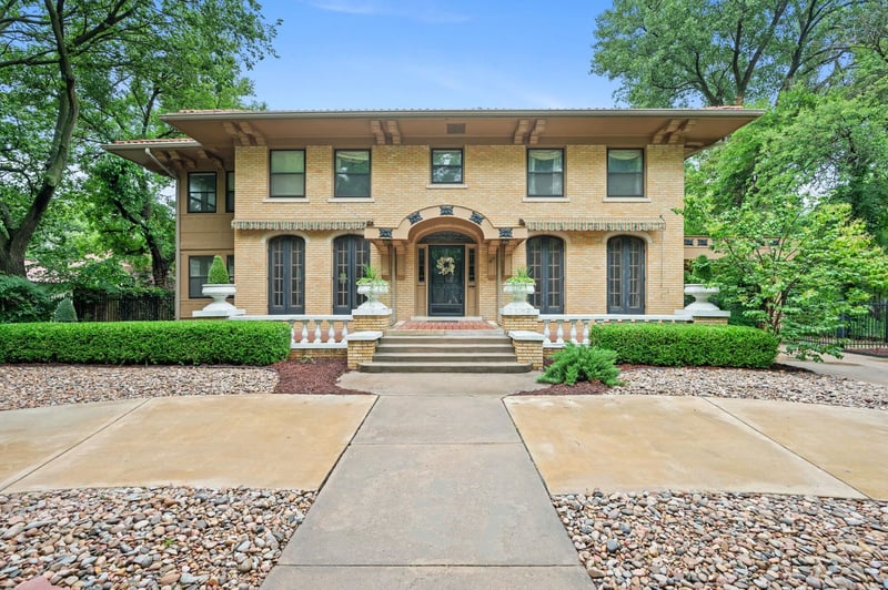 425 N Belmont Ave, Wichita, KS 67208