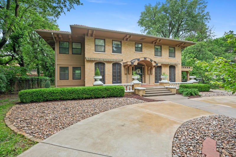 425 N Belmont Ave, Wichita, KS 67208