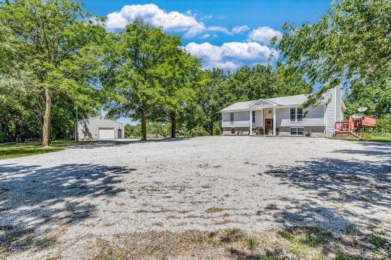 33010 W 6th St S, Garden Plain, KS 67050