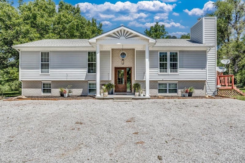 33010 W 6th St S, Garden Plain, KS 67050