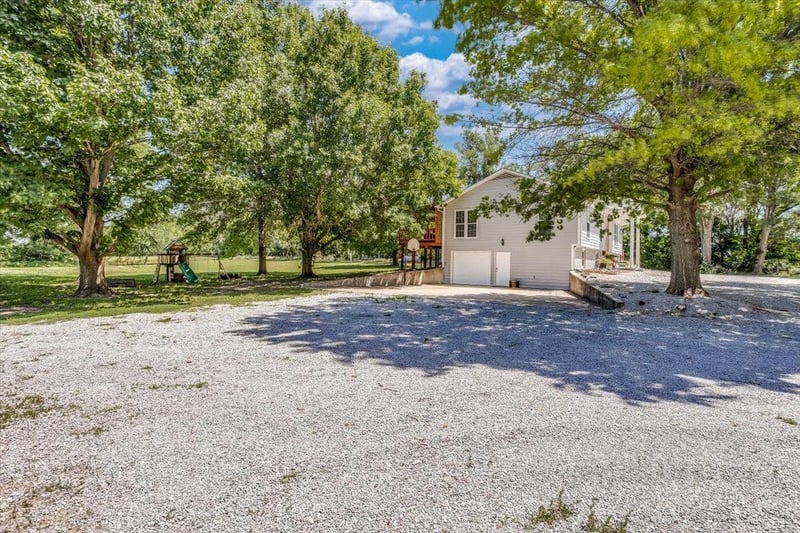 33010 W 6th St S, Garden Plain, KS 67050