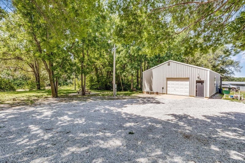 33010 W 6th St S, Garden Plain, KS 67050