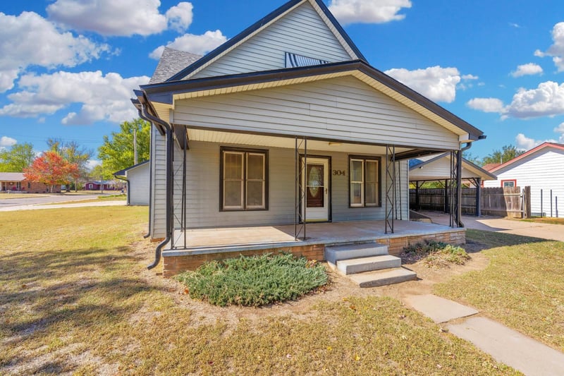 304 N 7th, Conway Springs, KS 67031