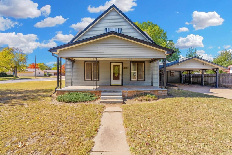 304 N 7th, Conway Springs, KS 67031