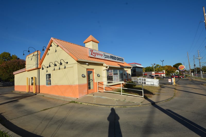 4206 Harry St, Wichita, KS 67218