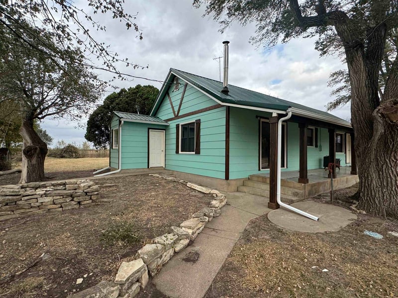 17493 102nd Rd, Burden, KS 67019