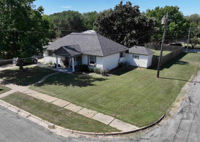1016 Prospect St, Ellsworth, KS 67439