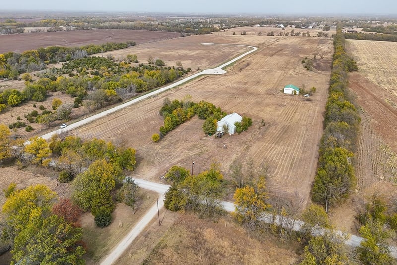13510 220th St, Douglass, KS 67039