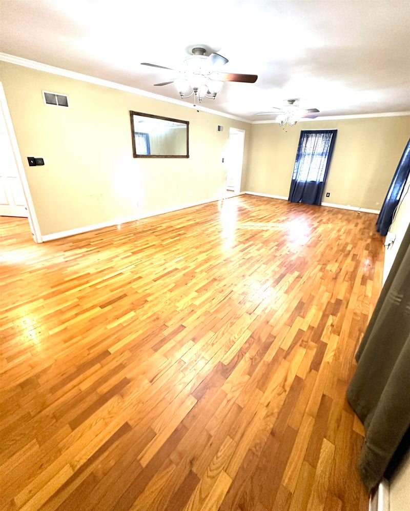 209 W First Ave, Medicine Lodge, KS 67104