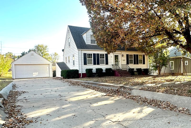 209 W First Ave, Medicine Lodge, KS 67104