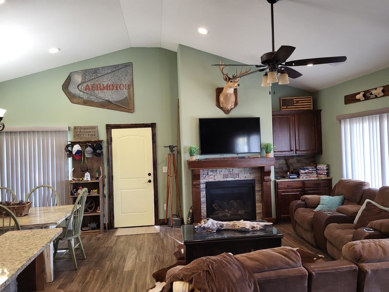 97 Eureka Lake Rd, Eureka, KS 67045