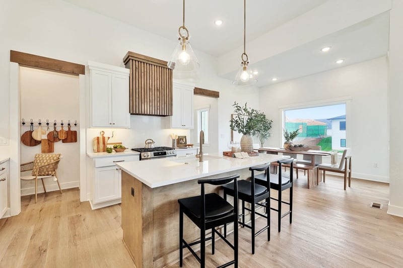9055 N Isabella, Valley Center, KS 67147