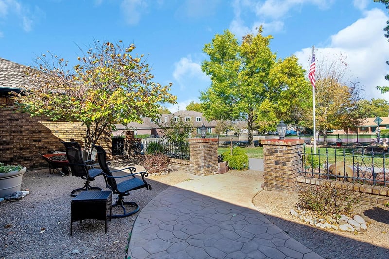 401 S Fairhaven Rd, Wichita, KS 67209