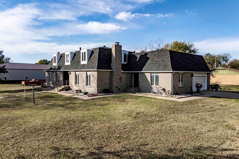 308 W Elk St, Howard, KS 67349