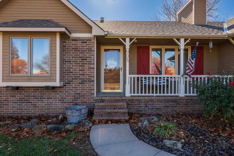 905 E 2nd St, Douglass, KS 67039