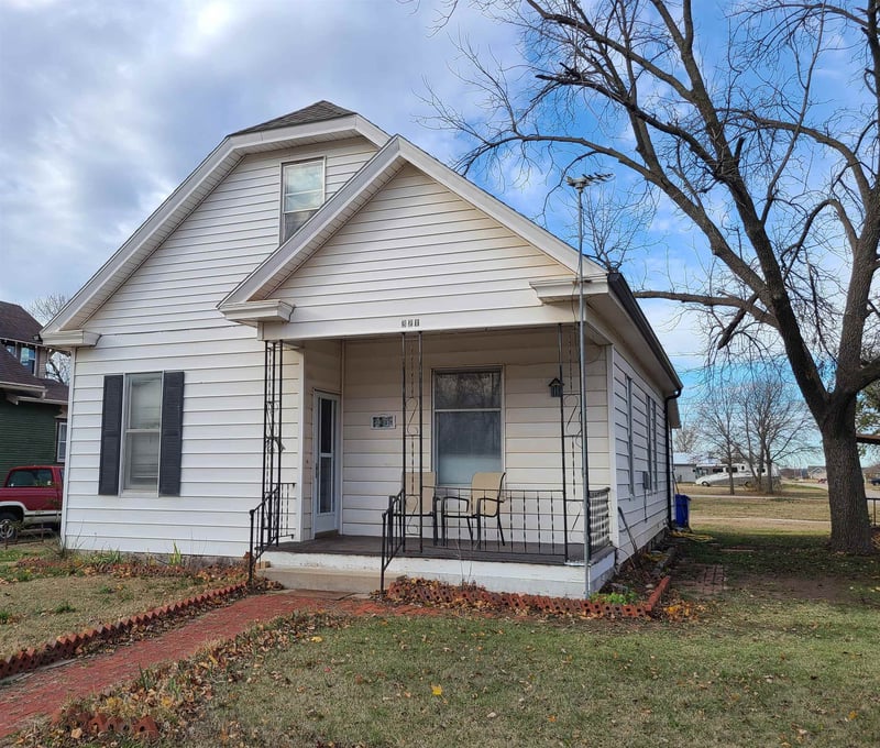321 N Lincoln St, Marquette, KS 67464