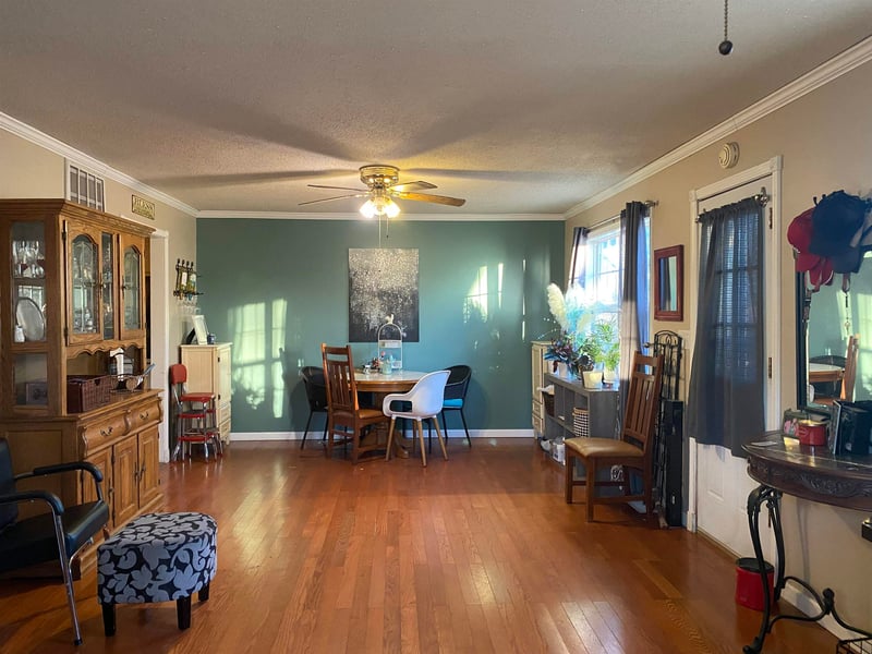 321 Hawkes St, Gypsum, KS 67448