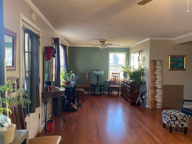 321 Hawkes St, Gypsum, KS 67448