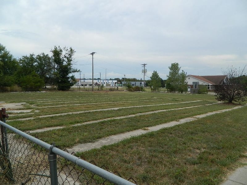 704 Wheat Rd, Winfield, KS 67156