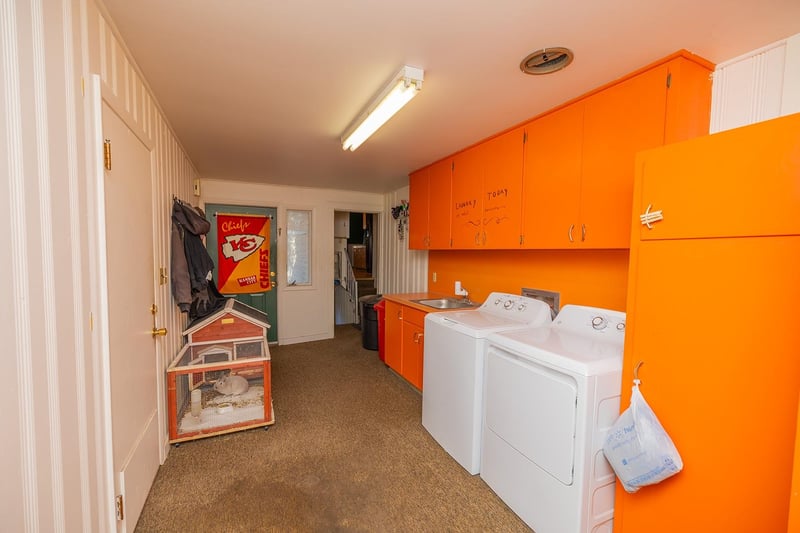 207 E 25th, North Newton, KS 67117