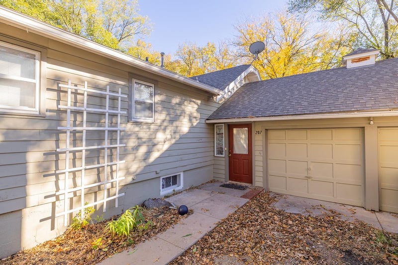 207 E 25th, North Newton, KS 67117