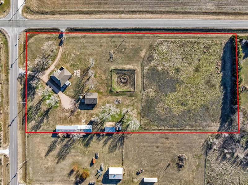 10333 S Meridian St, Peck, KS 67120