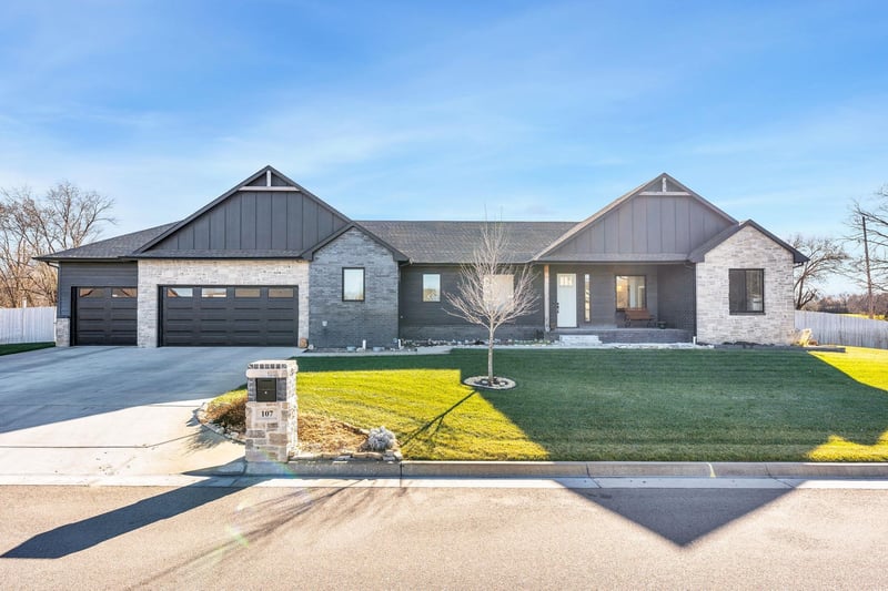 107 E River Birch, Haysville, KS 67060