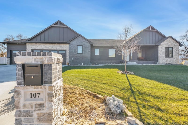 107 E River Birch, Haysville, KS 67060