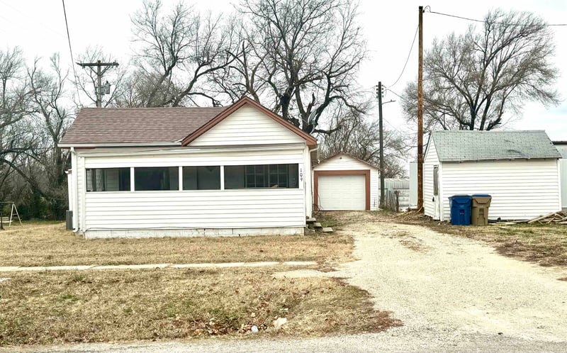 109 S 2nd, Towanda, KS 67144