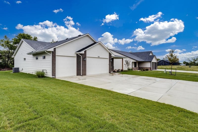 9104 33rd Cir S, Wichita, KS 67210