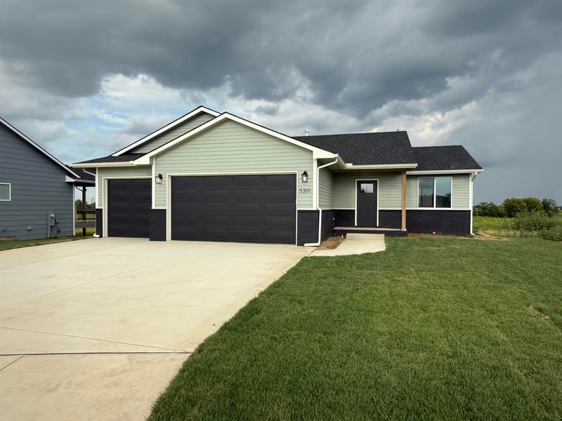5301 42nd St S, Wichita, KS 67215