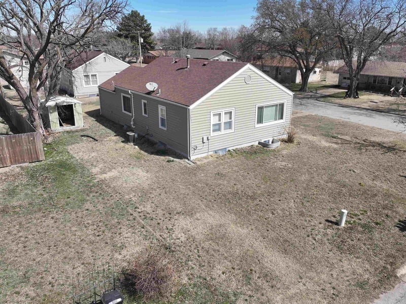 802 Charles St, Ellsworth, KS 67439