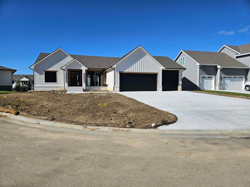 2513 N Emerald Ct, Andover, KS 67002