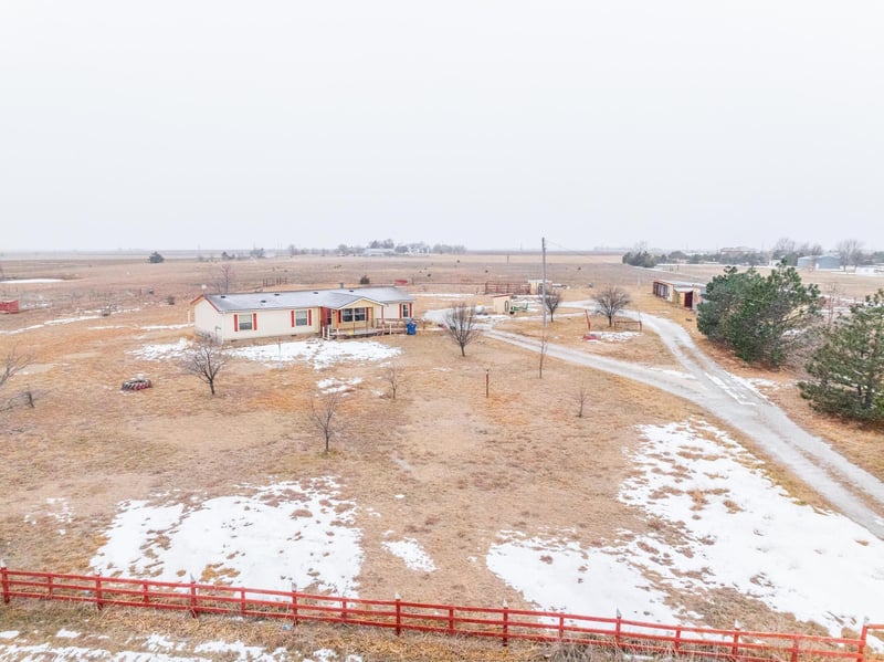 987 W Ray Rd, Conway Springs, KS 67031