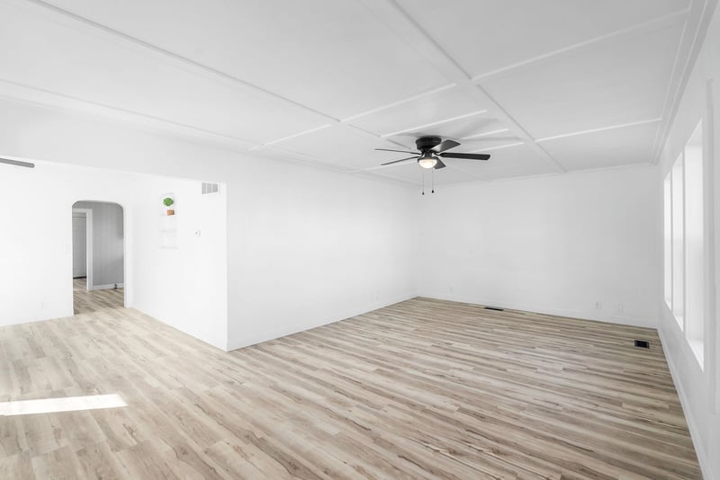 222 S 5th St, Conway Springs, KS 67031
