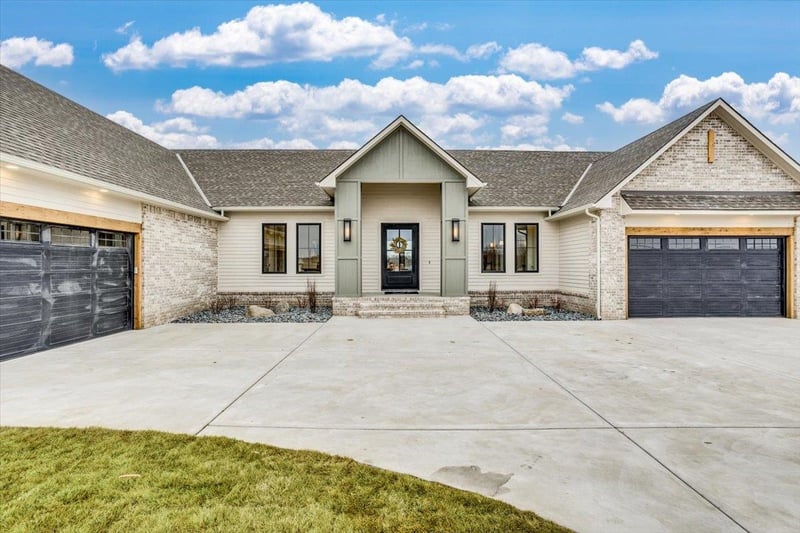 3342 N Bedford Ct, Wichita, KS 67226